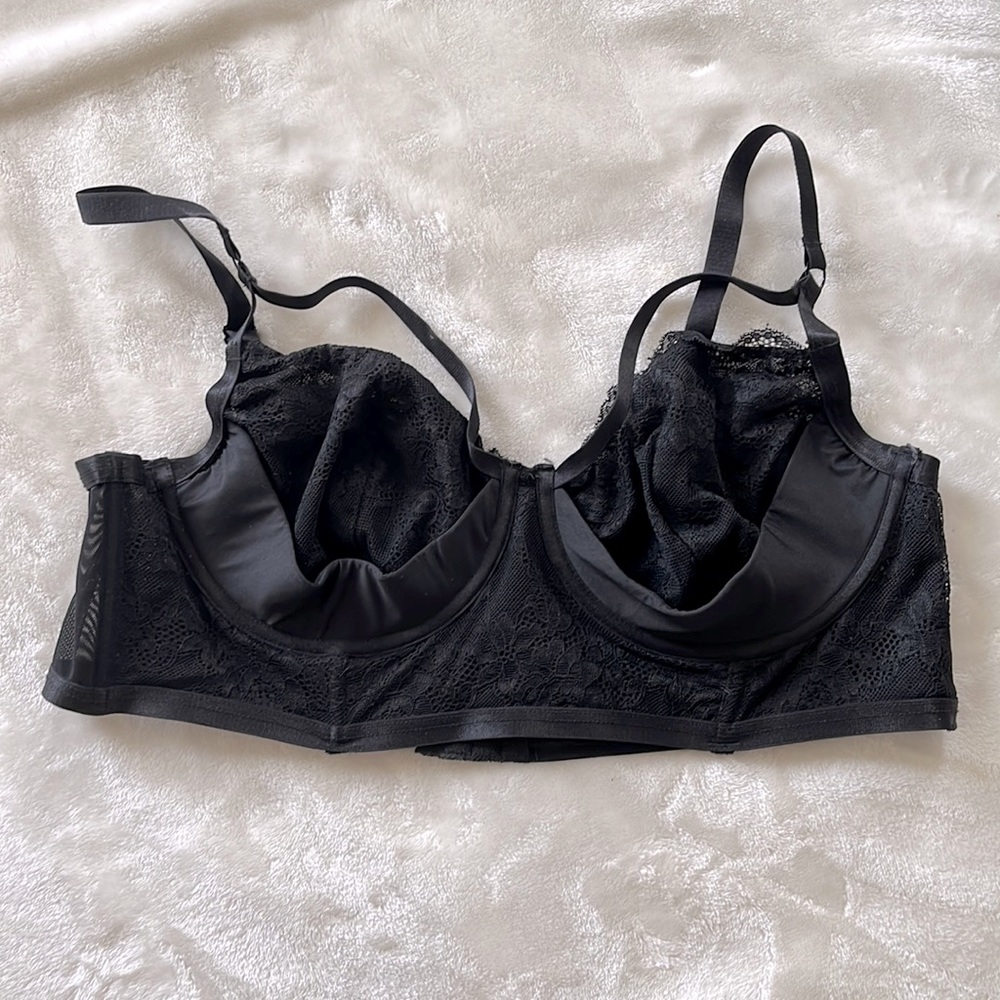 🔴 Strappy Plus Size Lace Bra